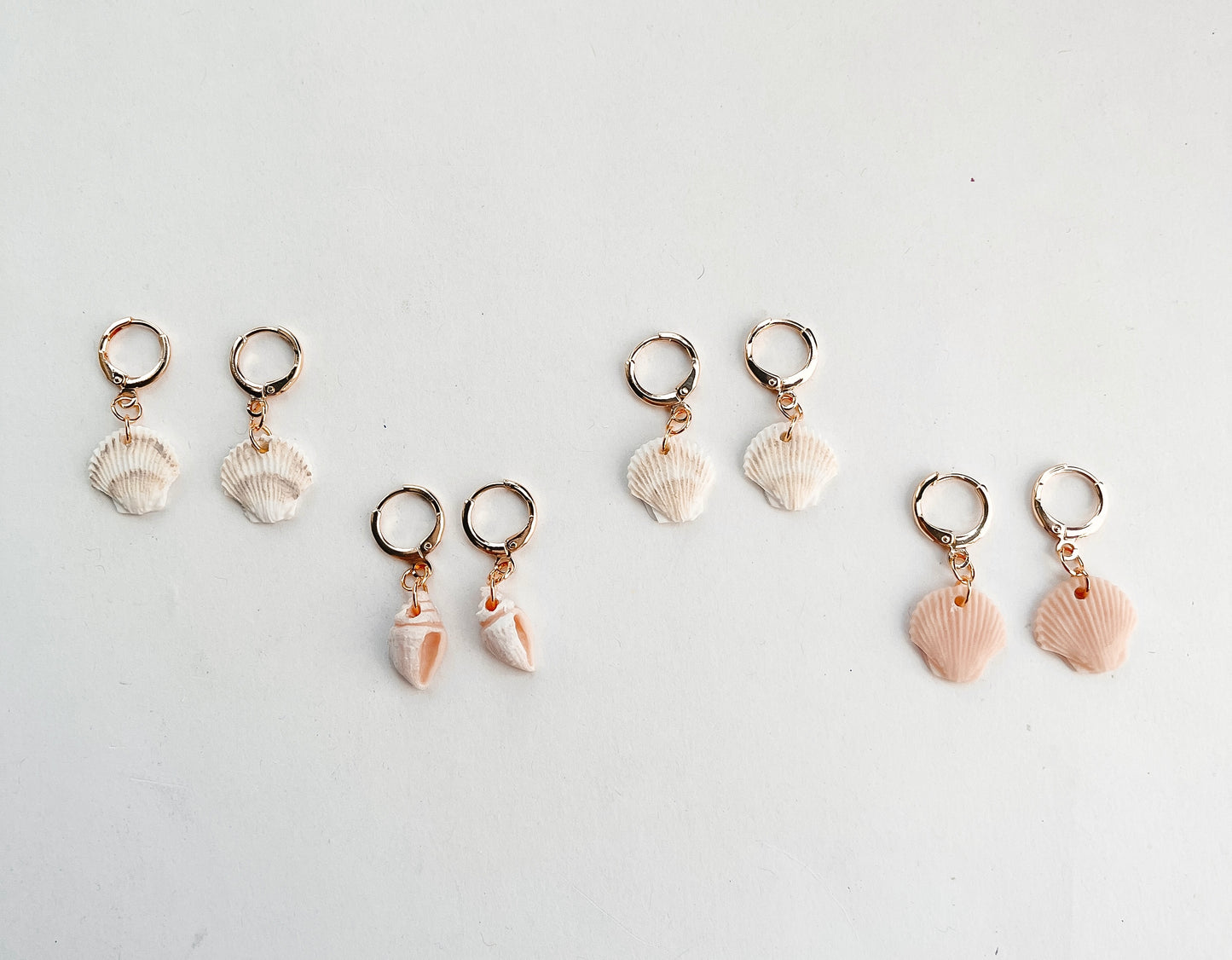 Shell Huggy Hoops - Pink