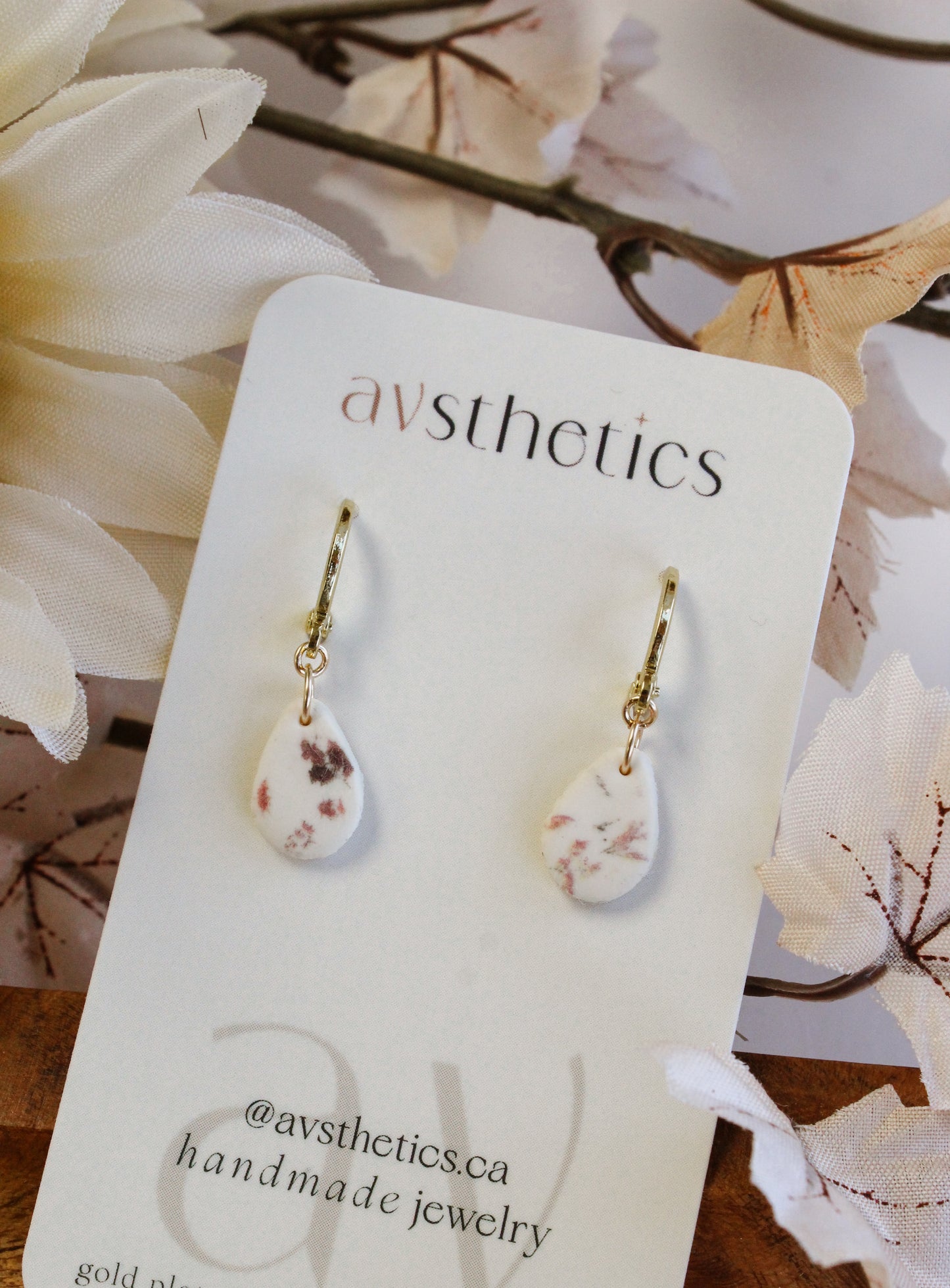 “Elowen” Teardrop Huggies