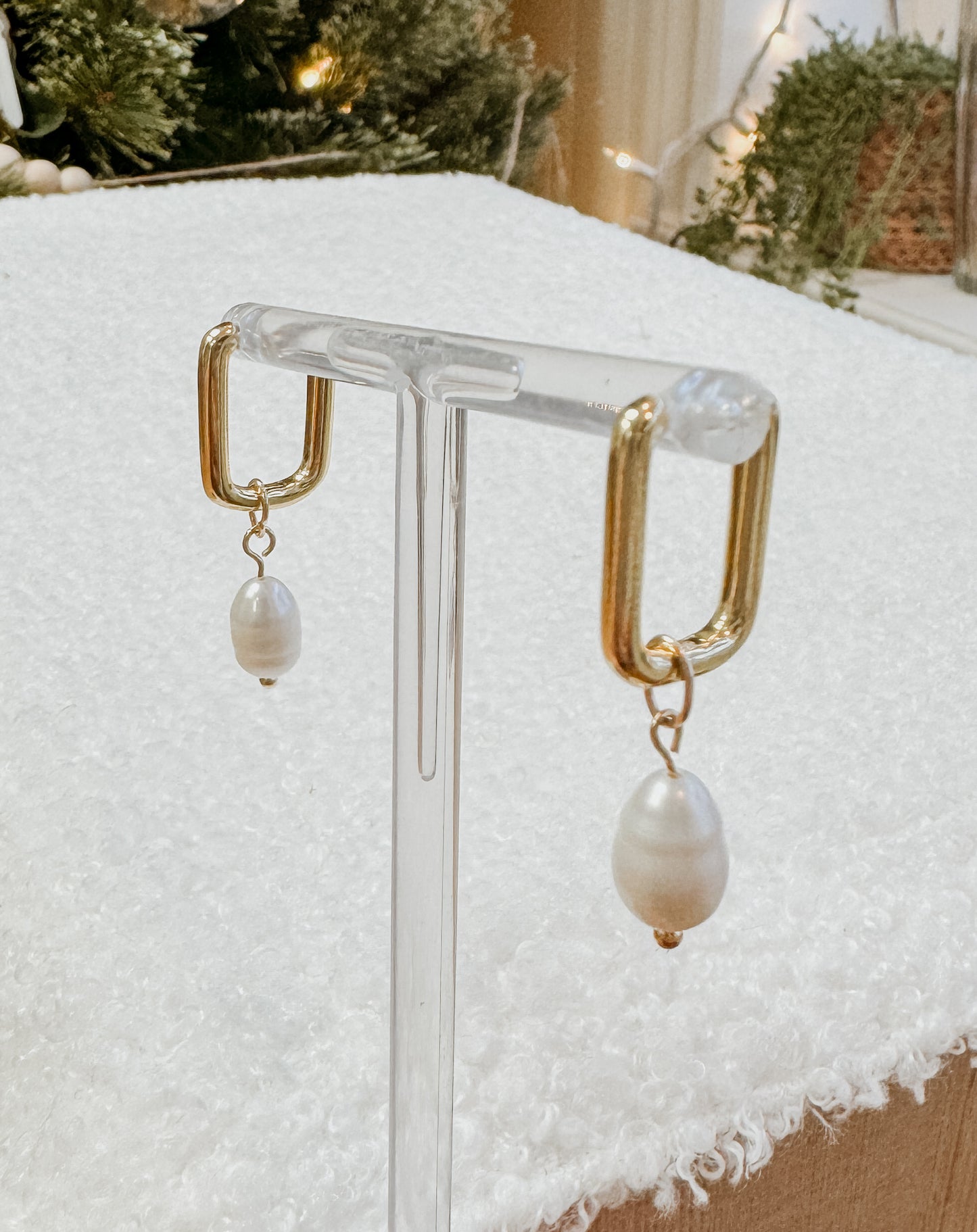 Hale | Freshwater Pearl Chain Link Huggies