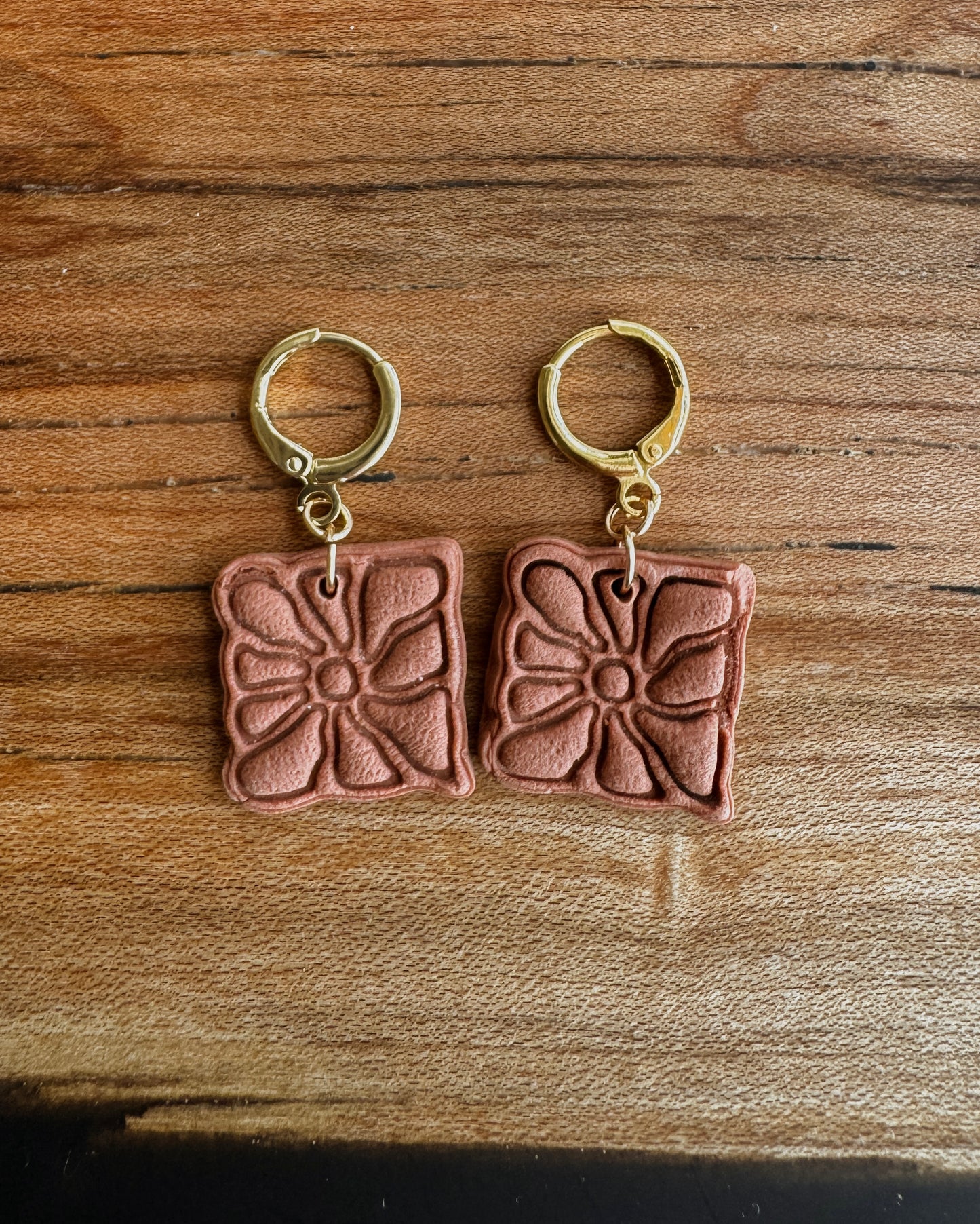 “Matisse” Squared Flower Huggies - Terracotta