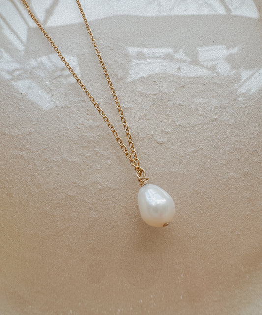 Mia | Freshwater Pearl Pendant Necklace