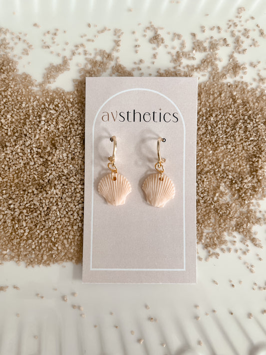 Shell Huggy Hoops - Pink