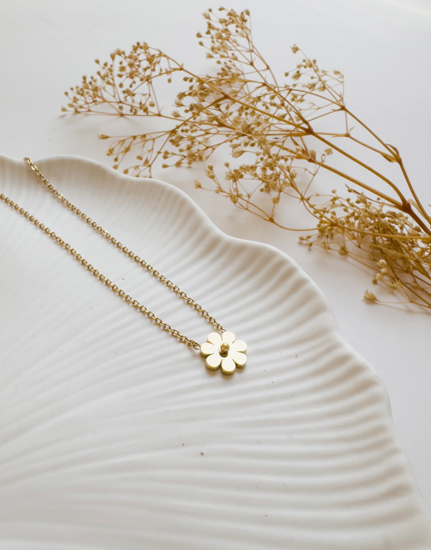 Simple Flower Necklace