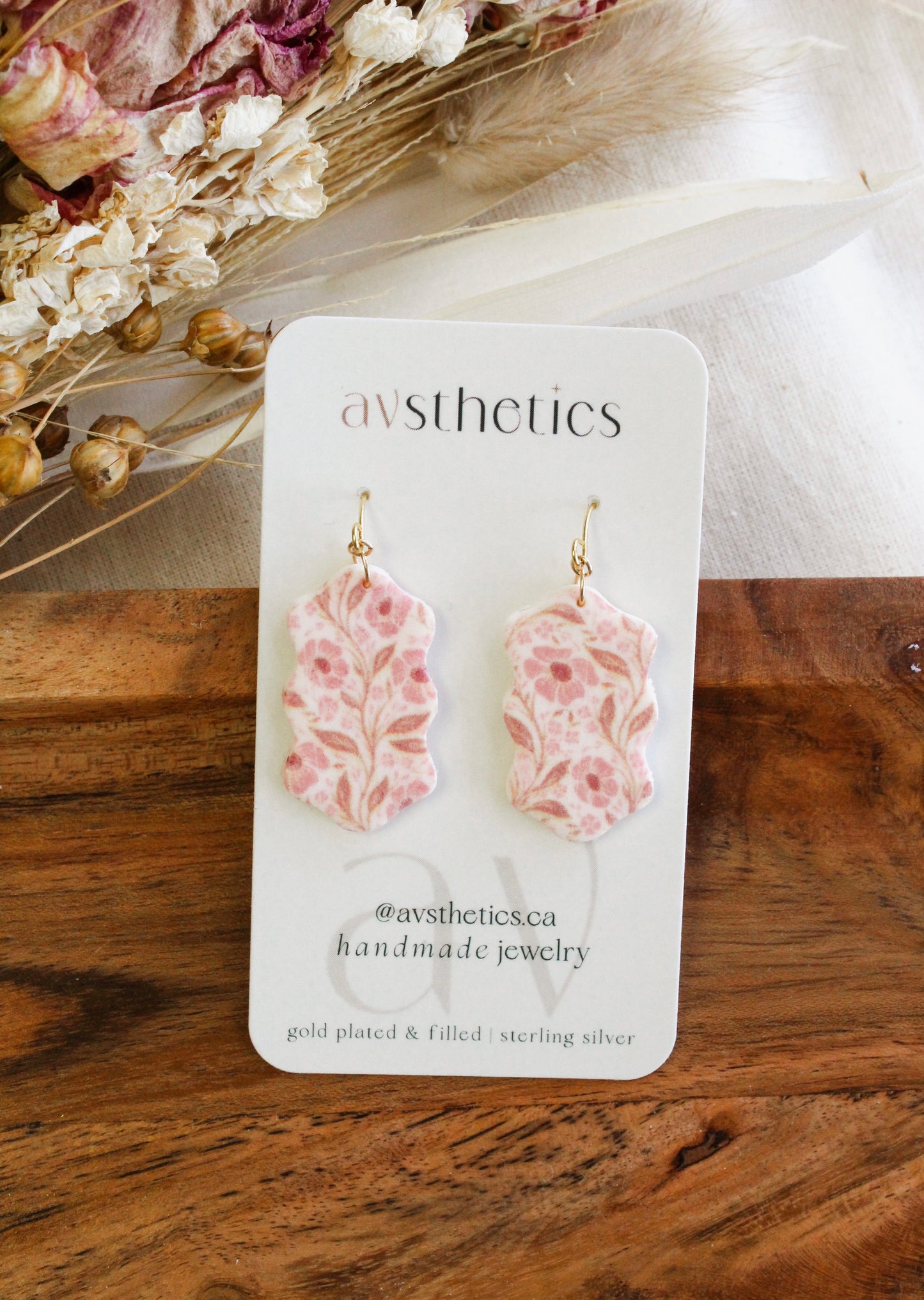 “Sadie” dangles
