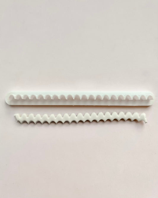 Squiggle Patterned Blade