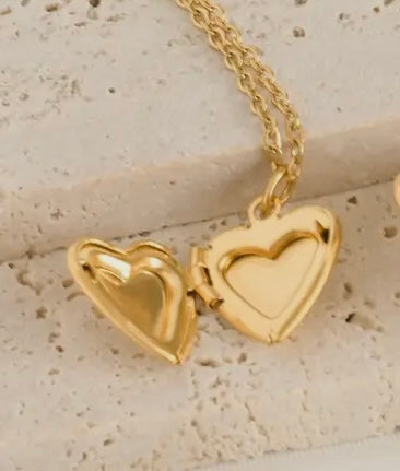 *PRE-ORDER* Vintage-Style Heart Locket Necklace