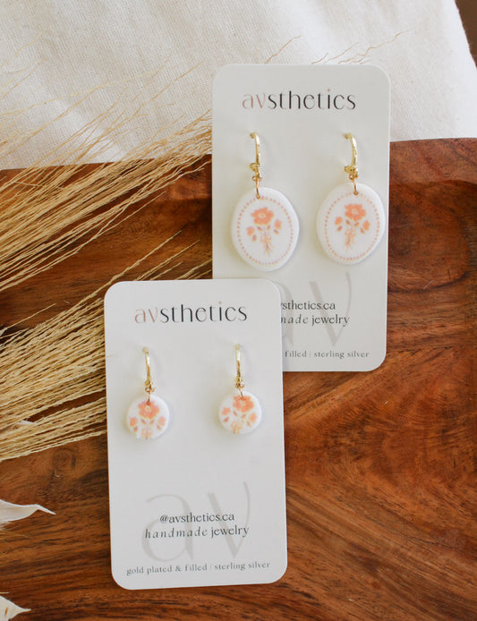 “Elora” Oval Huggies