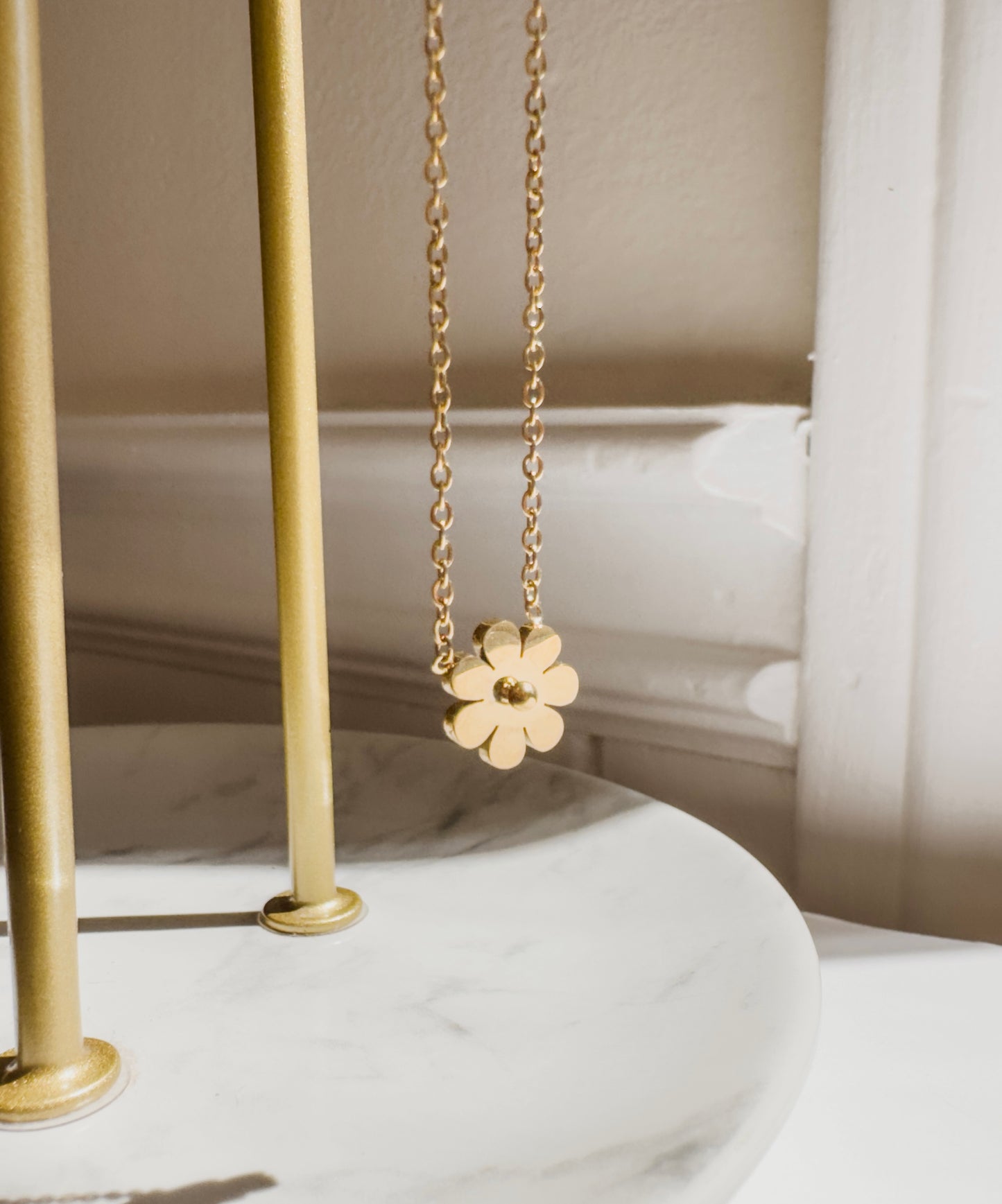 Simple Flower Necklace