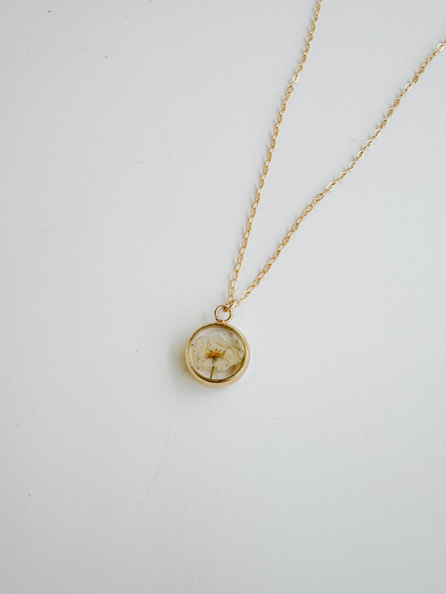 Narcissus Blossom Necklace - Round