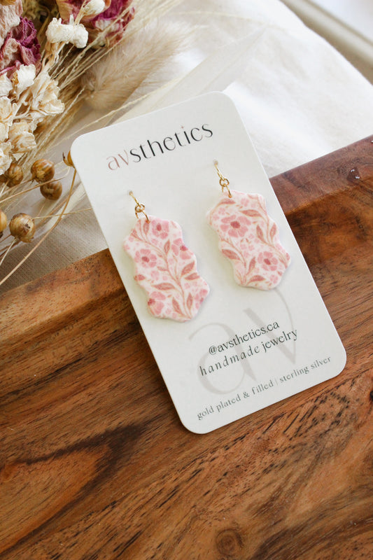 “Sadie” dangles