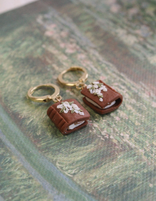 “Wisteria & Leather” Book Huggies